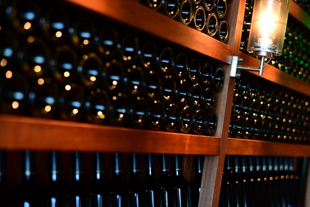 ワインの樽熟成と瓶熟成に違いはあるの？ワインの熟成方法についても紹介！ イメージ画像
