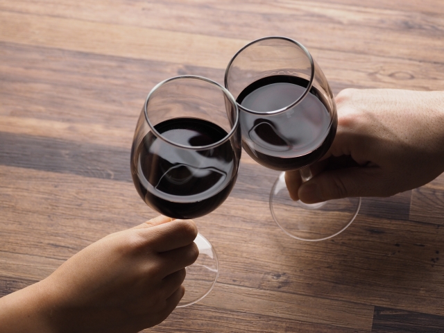 ワインの樽熟成と瓶熟成に違いはあるの？ワインの熟成方法についても紹介！ イメージ画像