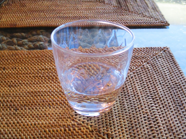 小説家を口説き落とした焼酎 百年の孤独 とは Sake Mania 小説家を口説き落とした焼酎 百年の孤独 とは Sake Mania