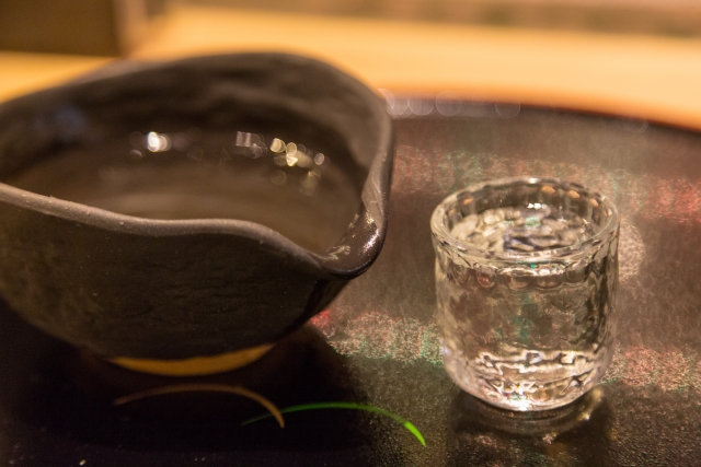錫？陶器？ガラス？種類や材質で味が変わる！「酒器」にこだわって、日本酒をもっと美味しく楽しもう イメージ画像6