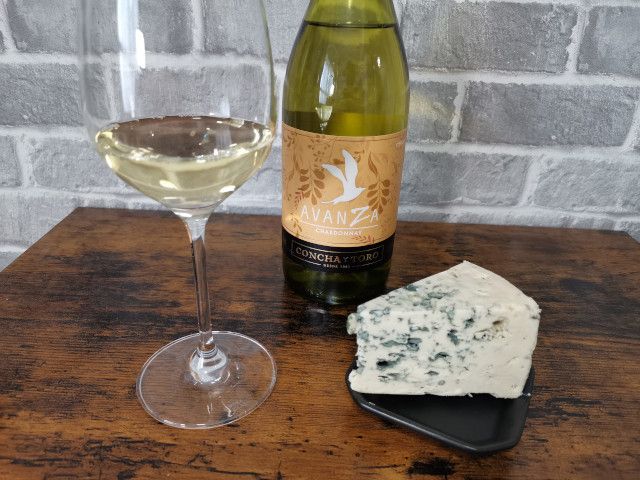 ブルーチーズ と相性が良いのはワインだけ 10種類のお酒で検証してみた Sake Mania ブルーチーズ と相性が良いのはワインだけ 10種類のお酒で検証してみた Sake Mania